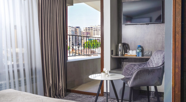 Двухместный номер Standard с балконом Median Hotel, City Center Yerevan