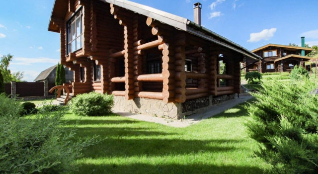 Khmelevka VIP Na Beregu Ozera Private House, Buchen Sie Ferienhaus Saslauje 
