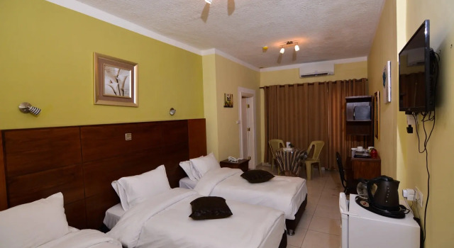 Трёхместный номер Standard с балконом и с красивым видом из окна Отель Amir Palace Aqaba