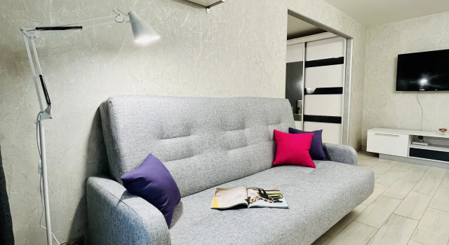 Stilnaya 2-Kh Komnatnaya Kvartira v 1 Minute ot Metro Profsoyuznaya Flat, Rezervovat Apartmán Hotely v UZAO Area s parkováním, Parkování