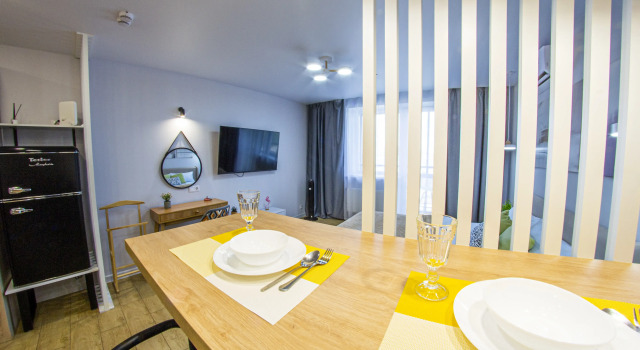 S Tualetnym Stolikom Apartments, Prenota Appartamento Oktyabrsky Administrative District 