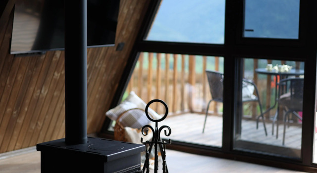 Ukhuti Eco House Chalet, Réserver Chalet Ukhuti Géorgie