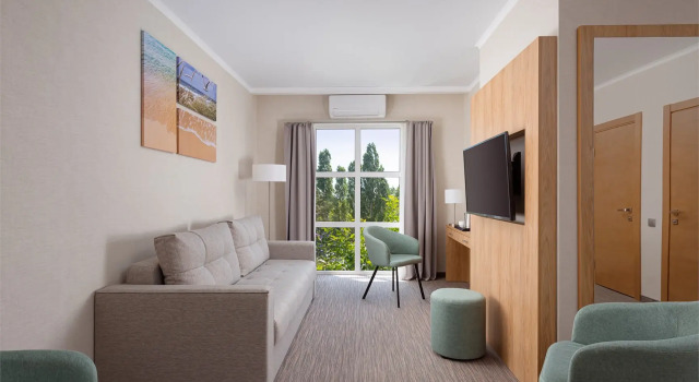 Двухместный полулюкс Горизонт с балконом Отель Miracleon Город Mira Family Resort & SPA Anapa 5*