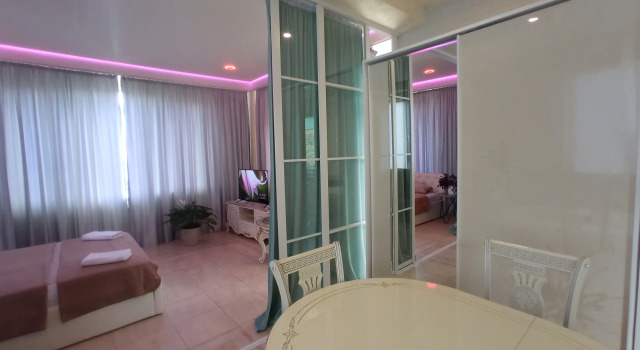 Dvukhkomnatnyye 2 1 Apartments, Rezervovat Apartmán Jalta 
