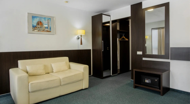Double Junior Suite Tourist Hotel