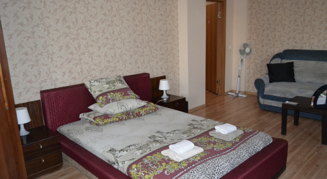 Апартаменты с балконом и с видом на город Velikiy Hotel