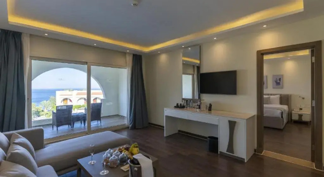 Люкс Posh Club с джакузи Sunrise Montemare Resort -Grand Select