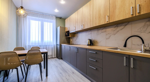 Dvukhkomnatnaya Kazanhome C53 Na Ulitse Serova Flat, Prenota Appartamento Hotel a Tatarstan con parcheggio, Parcheggio