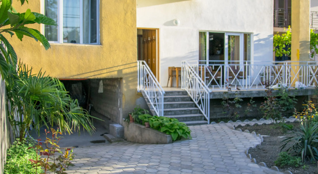 Boutique Hotel Eco-House Tbilisi, Забронировать Гостевой дом Отели Тбилиси с бассейном, рядом с Самаси Арагвели, Бассейн