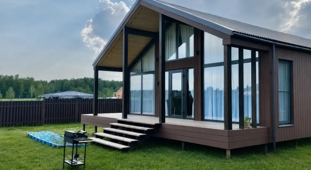 Ryadom S Prudom Lesom I Plyazhem Private House, Buchen Sie Ferienhaus Hotels in Oblast Moskau mit Parkplatz, Parkplätze