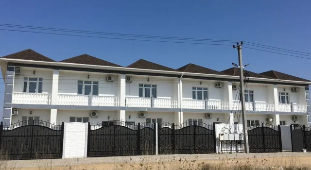 Taunxaus S Otdelnym Dvopikom Private house, Rezervovat Rekreační dům Popovka 