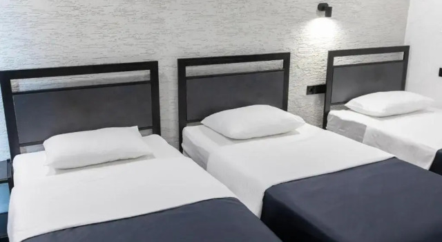 Трёхместный номер Standard с балконом Hotel West Way