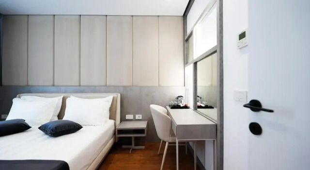 Отель Naos Luxury