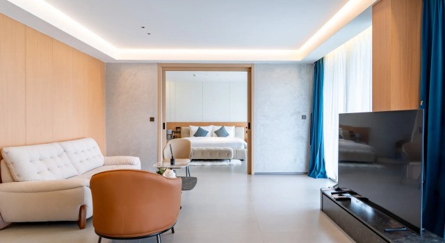 Четырёхместный люкс Executive с 2 комнатами с балконом Курортный Отель Kora Beach Resort Phuket