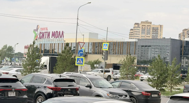 Siti Moll Flat, Prenota Appartamento Hotel a Tyumen Region con parcheggio, Parcheggio