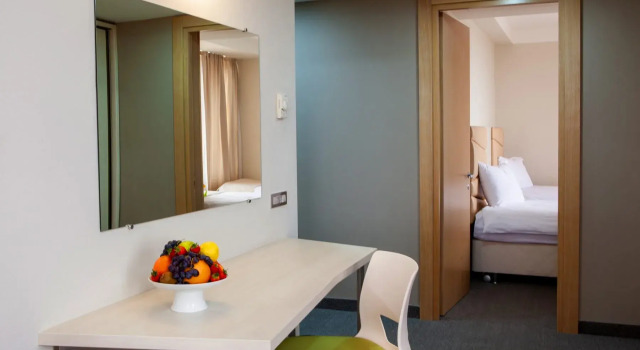 Firedobbelt familie suite med altan Hrazdan Hotel