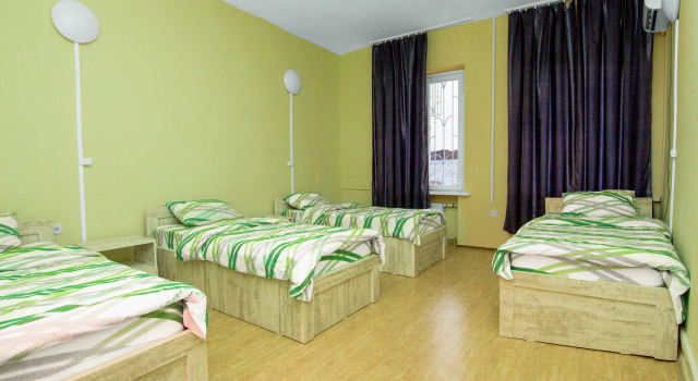 Hostel Terrace, Забронировать Хостел Отели Тбилиси с парковкой, рядом с Тбилисский театр оперы и балета, Парковка