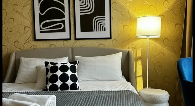 Charuyuschaya Odnokomnatnaya Ryadom S Naberezhnoy Volgi Apartments, Prenota Appartamento Tolyatti 