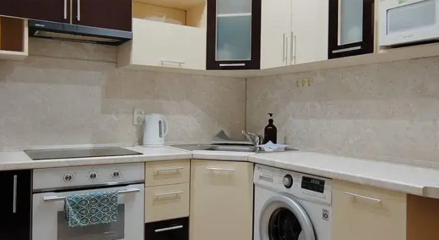 Svetlaya i Uyutnaya v Rajone TC Mega Flat, Rezervovat Apartmán Hotely v Amurská s parkováním, Parkování