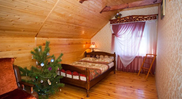 Четырёхместные апартаменты Comfort с красивым видом из окна Гостевой Дом Августин