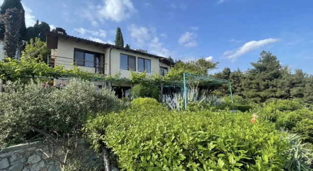 Dvukhetazhny Na Ulitse Drazhinskogo 33 Private house, Book Vacation Home Yalta 