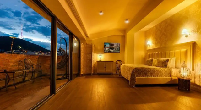 Двухместный люкс Superior с балконом Hotel Passport Tbilisi