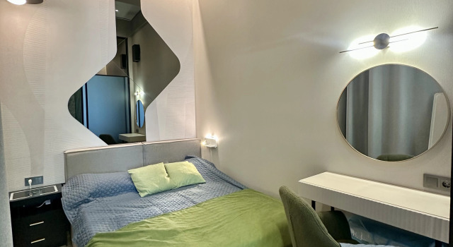 Studiya v Skay Plaza s Vidom na More i Dvor na 1 Etazhe Vozle Kofeyni Apartments, Prenota Appartamento Yalta 