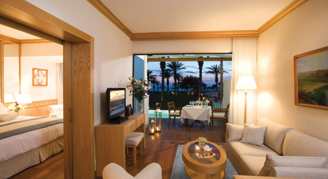 Люкс Executive c 1 комнатой с видом на сад Constantinou Bros Asimina Suites Hotel