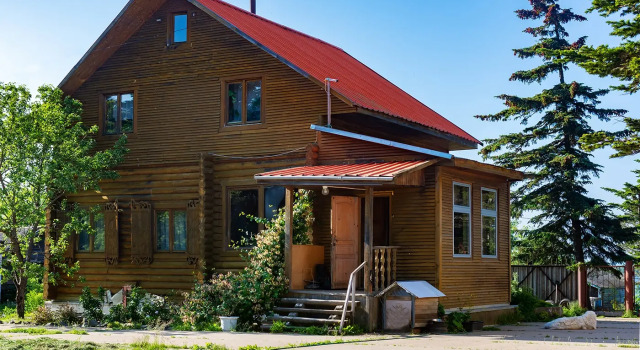 U Ozera Guest House, Book Pension Hoteller i Sakhalin oblast med måltider, Halvpension / Fuldpension