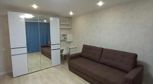 Dvukhkomnatnaya Uluchshennaya Kvartira Flat, Prenota Appartamento Hotel a Perm Krai con parcheggio, Parcheggio