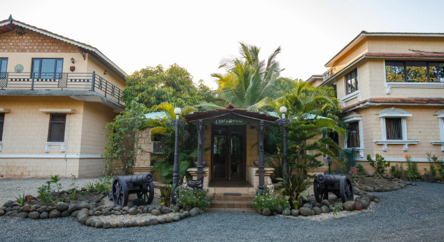 Gir Lions Paw Resort Hotel, Varaa Lomakeskus Lomahotellit kohteessa Gujarat, Lomakeskus