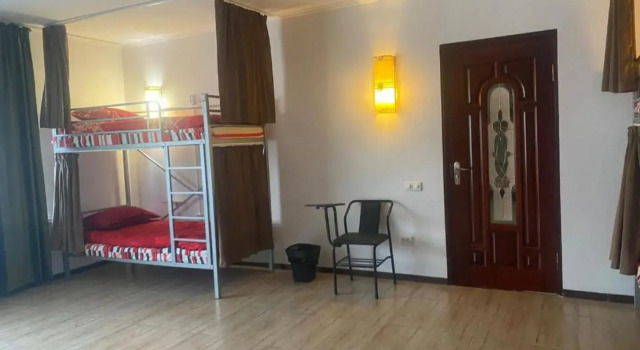 Кровать в общем номере (мужской номер) с красивым видом из окна Хостел Room Koktobe
