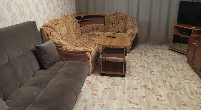 Квартира на Луначарского 135, Забронировать Апартаменты/квартира Недорогие отели Серова, рядом с Серов-Заводской, недорого