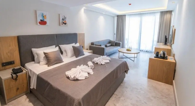 Люкс с балконом и с видом на бассейн Отель Residence 222 Hisaronu