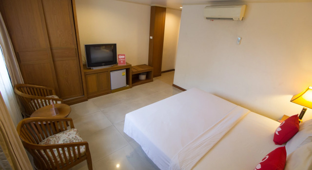 Отель ZEN Rooms Petchburi 11 Pratunam