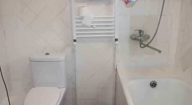 Кровать в общем номере с балконом Гостевой дом Picnic hostel