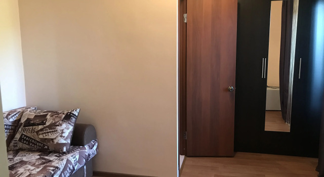 Полулюкс с 2 комнатами с балконом и с видом на внутренний двор Гостевой дом Инжир