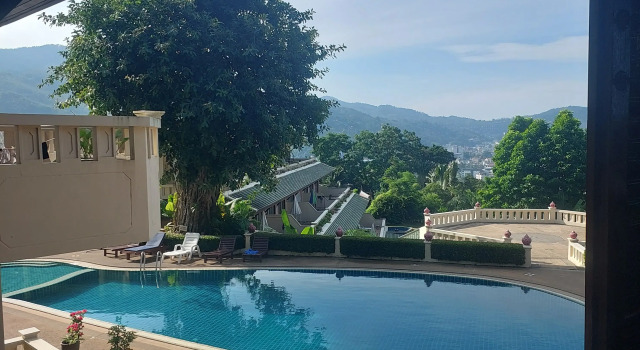 Люкс Presidential с балконом и с панорамным видом Prince Edouard Apartments & Resort Patong Beach Phuket