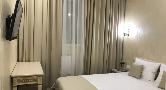 Invajt Dinamo Hotel, Buchen Sie Hotel Airport , in der Nähe von U-Bahn-Station Dynamo