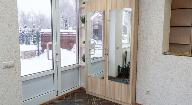 Guest House Гостевой дом, Залита 9, Забронировать Гостевой дом Отели Пскова с бассейном, рядом с Городской Парк Культуры и Отдыха им. А. С. Пушкина, Бассейн