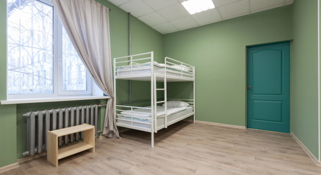 Кровать в общем номере (мужской номер) Хостел Стори