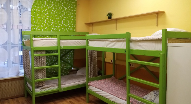 Кровать в общем номере Хостел Sunny world