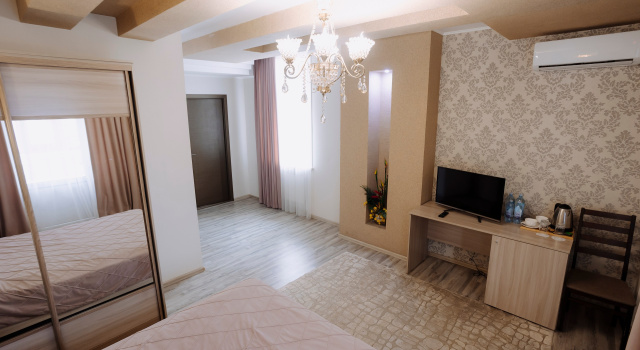 Полулюкс Hotel Gloria