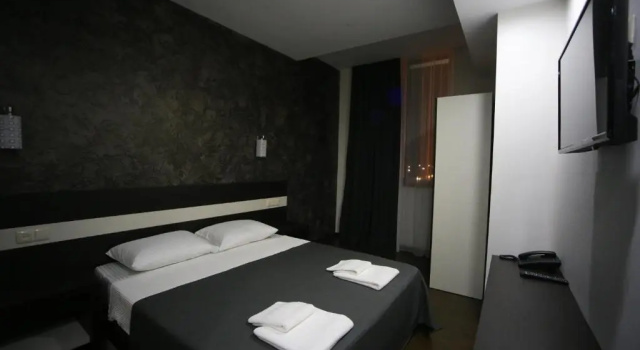 Двухместный номер Standard West Tower Hotel