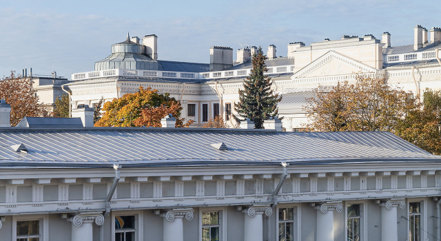 Дизайнepcкие апартаменты с великолепным видом нa Фонтaнку