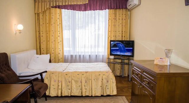 Dneprovskie Sosnyi Guest House, Book Health resort Borshchevka Gomel Region