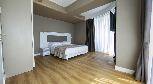 Двухместный люкс Superior с балконом и с видом на море Отель Alliance Palace Batumi
