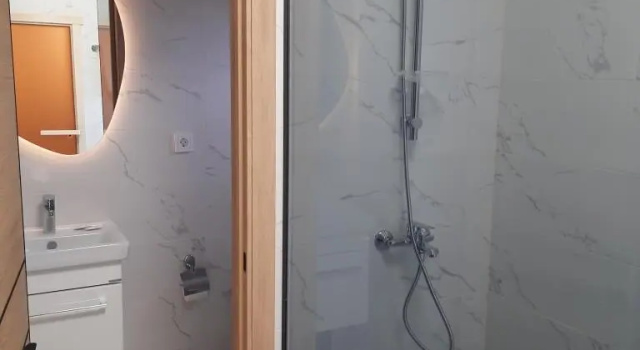 Коттедж с балконом и с красивым видом из окна Частный дом Барн Хаус 2 Кастро