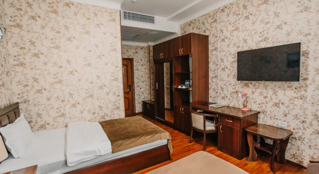 Двухместный номер Standard с балконом и с красивым видом из окна Отель Grand Hotel Sogdiana
