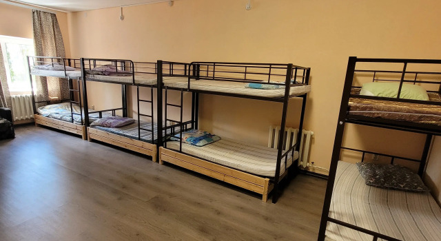 Кровать в общем номере с видом на город Хостел Main Room